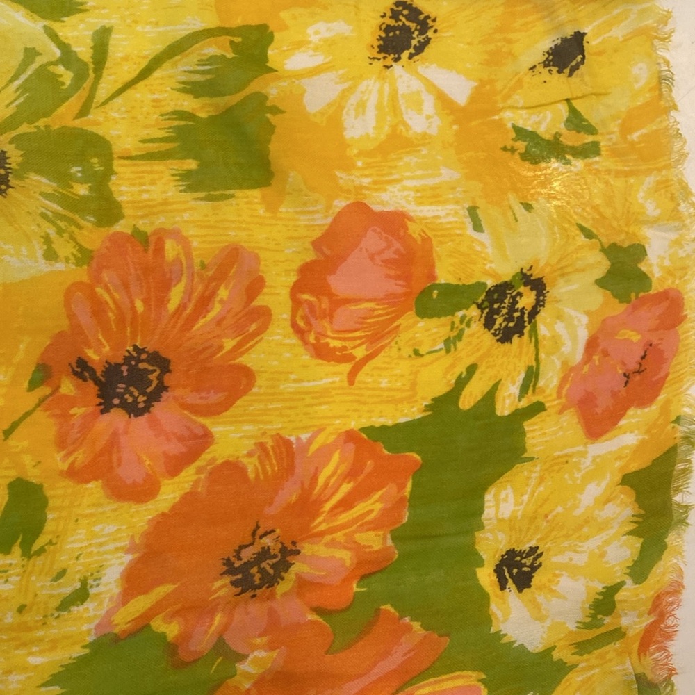 Bindya New York Resortwear Pareo Wrap Large Retro Floral Scarf Modal 46 x 80 NWT